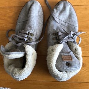 Toms sneakers